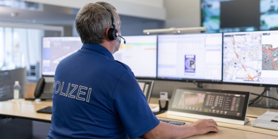 In der Notrufzentrale der Kantonspolizei Thurgau gingen am Donnerstag aufgrund eines Gewitters in der Region Frauenfeld rund 100 Schadensmeldungen ein. (Archivbild)