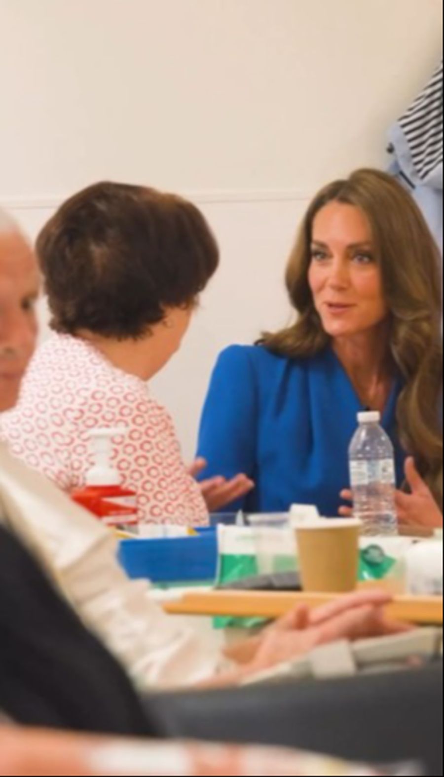 In einer Gesprächsrunde spricht die Prinzessin offen über ihre Erfahrungen während der Krebsbehandlung.