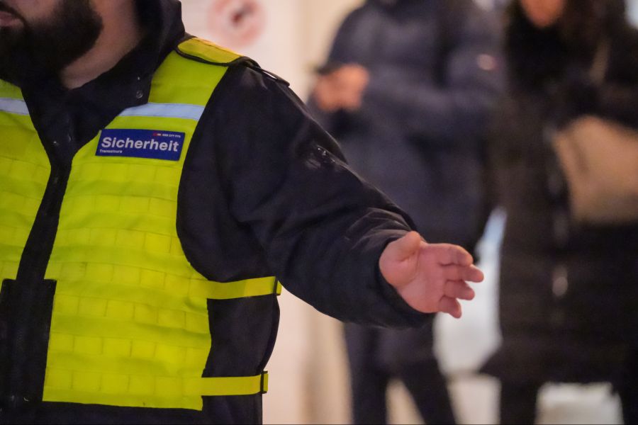 Aufgrund der Sicherheit schickten die SBB Passagiere sogar aus dem Zug.
