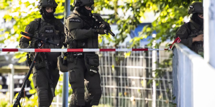 Alle Opfer hätten ihren Wohnsitz in der Schweiz, sagt die Polizei. Für Angehörige und Augenzeugen richtete die Kantonspolizei eine Info-Linie ein.