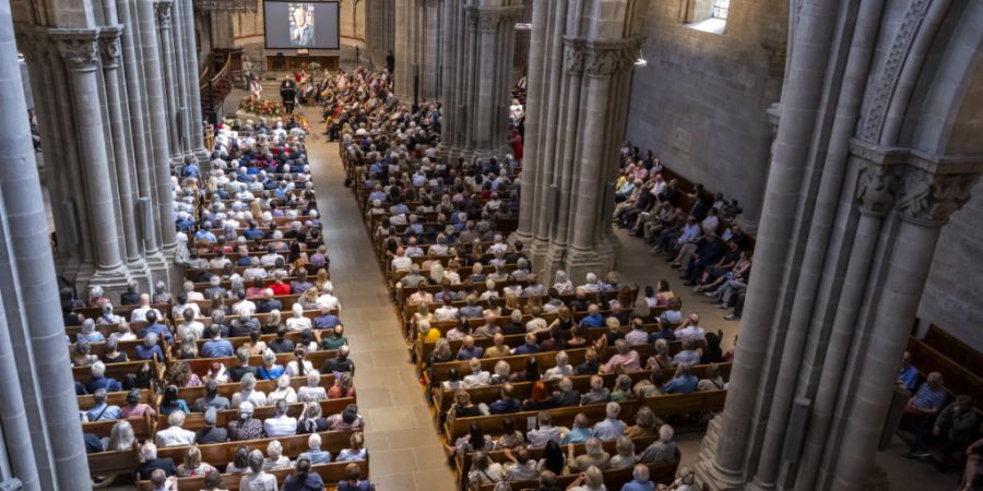 Zweieinhalb Stunden lang wurden in der Kathedrale St. Peter in Genf nacheinander Würdigungen für den ehemaligen Nationalrat und Soziologen Jean Ziegler vorgetragen, der am vergangenen...