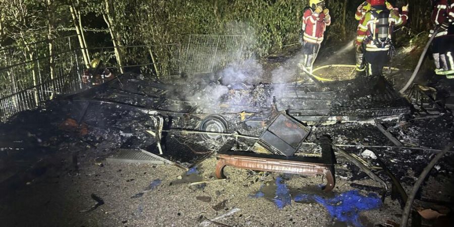 In der Nacht auf Dienstag ist in Möhlin AG ein Campingwagen ausgebrannt.