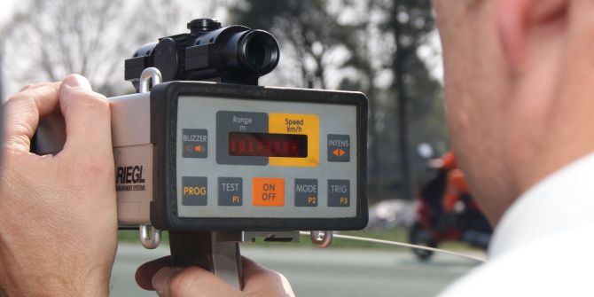 Polizei Geschwindigkeit Raser Kontrolle