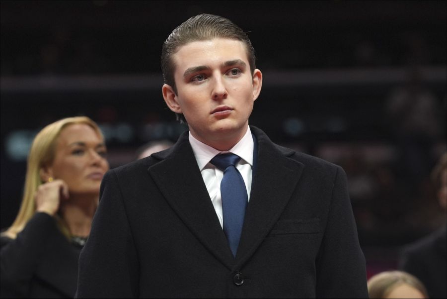 Über Barron ist öffentlich wenig bekannt, er verrät selbst sehr wenig und postet nichts auf öffentlichen Social-Media-Kanälen.