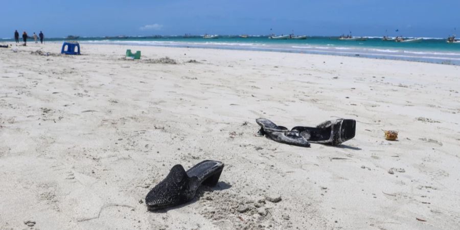 Schuhe Strand Terror Somalia