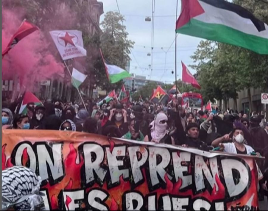 Im Rahmen einer unbewilligten Pro-Palästina-Demonstration in Bern kam es am Samstag zu einem Ladeneinbruch,