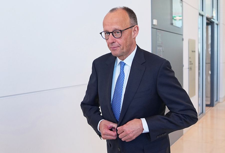 Erst im zweiten Wahlgang wurde der designierte Kanzler Friedrich Merz gewählt.