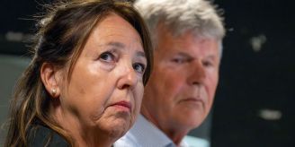 Fragen - Frau in Psychiatrie getötet: Die Eltern fordern Aufarbeitung Fragen - Frau in Psychiatrie getötet: Die Eltern fordern Aufarbeitung