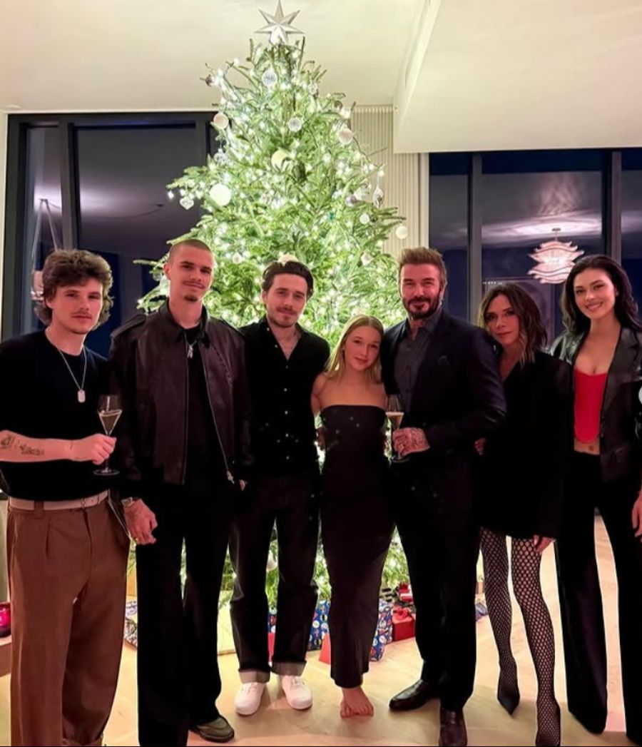 Idyllische Familienfotos wie dieses, publizierte Brooklyn zuletzt an Weihnachten.