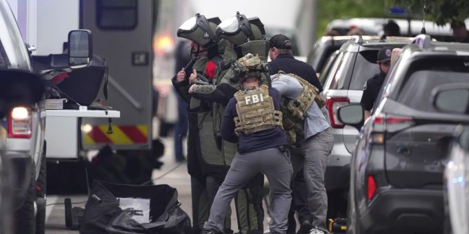In Boulder untersuchen Einsatzkräfte den Tatort des mutmasslichen Terrorangriffs. Boulder Attack
