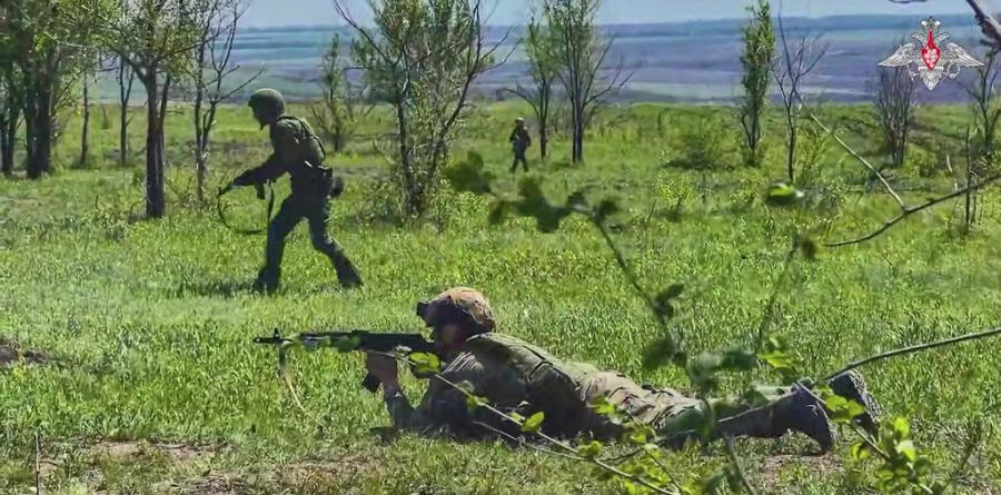 Die besetzten Gebiete im Osten und Süden der Ukraine sollen dadurch gesichert werden. (Symbolbild)