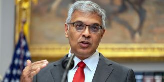 Corona-Kritiker - Jay Bhattacharya kritisiert Massnahmen als Fehler Corona-Kritiker - Jay Bhattacharya kritisiert Massnahmen als Fehler