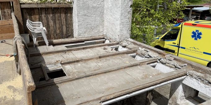 Rothenbrunnen GR - Mann (68) stürzt aus zwei Metern auf Betonboden
