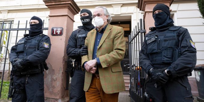 Nach dem geplanten Umsturz der Bundesregierung hätte Heinrich XIII. Prinz Reuss als Oberhaupt einer neuen Staatsform fungieren sollen. Reichsbürger