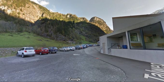 Aufgrund der Gefahr von Murgängen sind die Strasse sowie Wander- und Bikewege ab der Talstation der Golzernseilbahn in Richtung Acherli gesperrt. Talstation