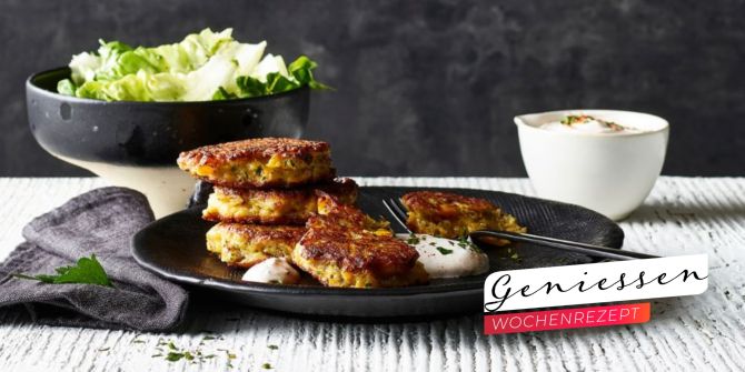 Kürbisküchlein Teller Salat Gericht