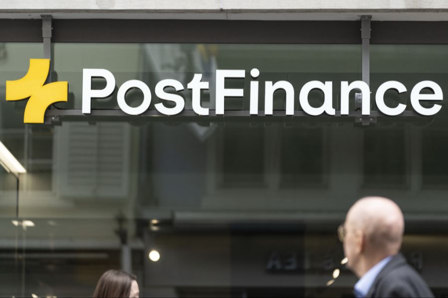 Die Postfinance antwortete der Frau anfangs: Sie sei selbst schuld, sie habe schliesslich ihre Zugangsdaten weitergegeben. (Symbolbild)