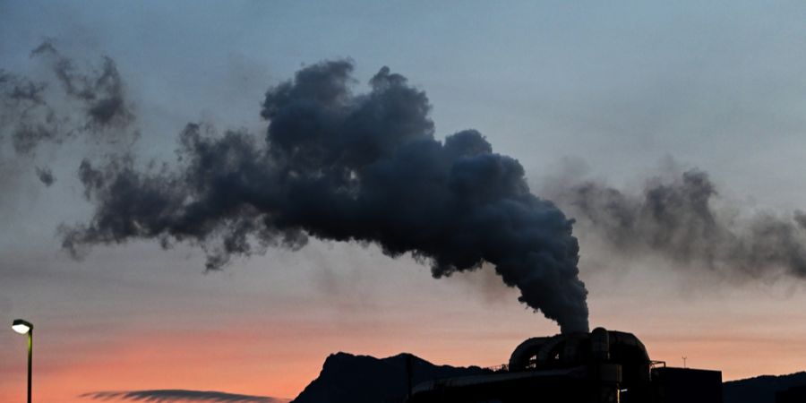 Emissionen Ausstoss Himmel Wolke