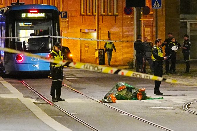 Emergency services respond to explosion report in Oslo