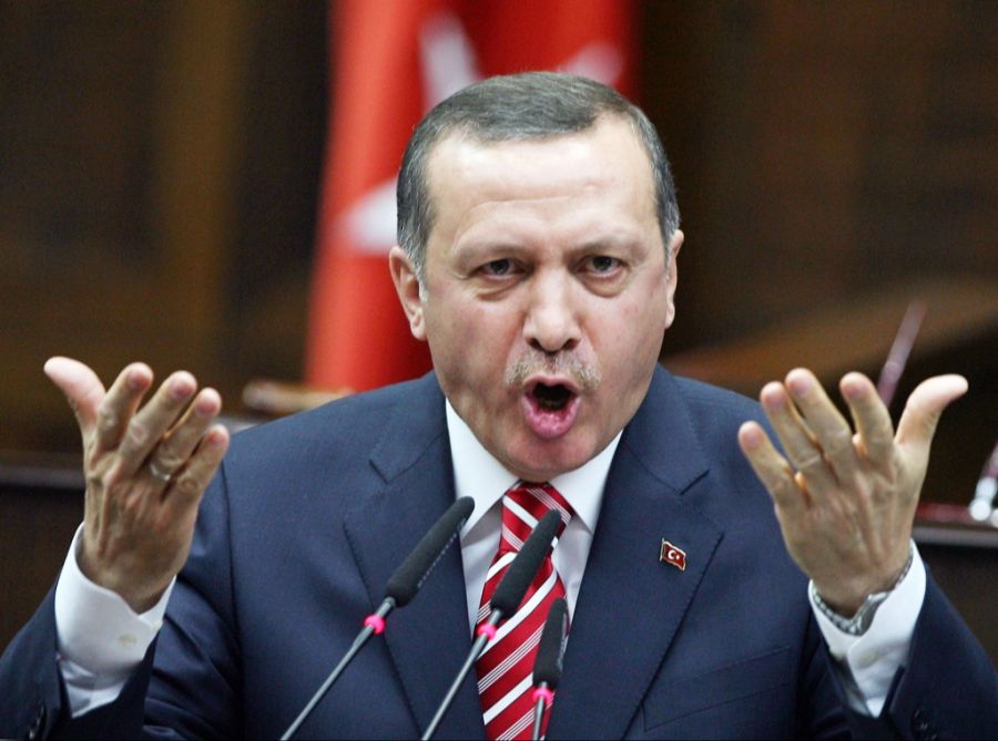 Staatspräsident Recep Tayyip Erdogan hat bei seiner Wahl einen gesellschaftlichen Konsens in Sachen Kleidung geschaffen. Nun scheint davon nicht mehr viel übrig zu sein. (Archivbild)