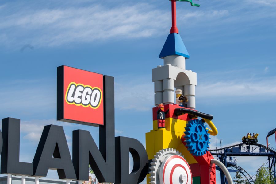 Im August 2022 kollidierten zwei Achterbahnen im Legoland Günzburg, wobei 31 Personen verletzt wurden.