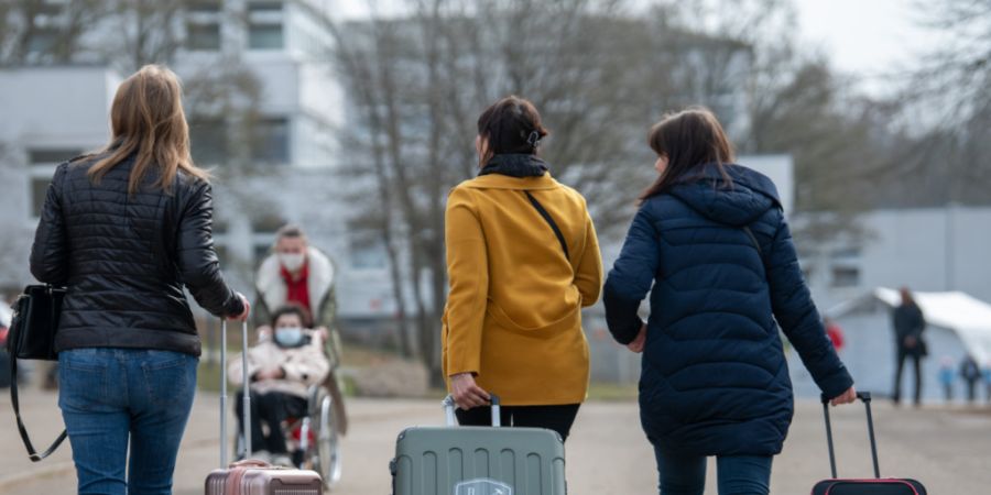 Mit der Gesetzesanpassung zur Sozialhilfe will die Glarner Regierung Schutzbedürftige aus der Ukraine künftig wie vorläufig Aufgenommene behandeln. (Archivbild)