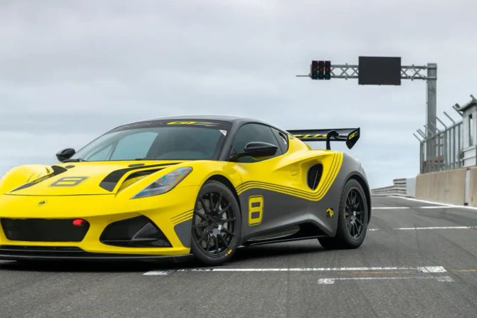 Lotus Emira GT4