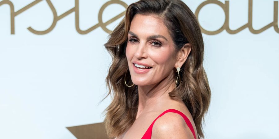 cindy crawford, rotes kleid