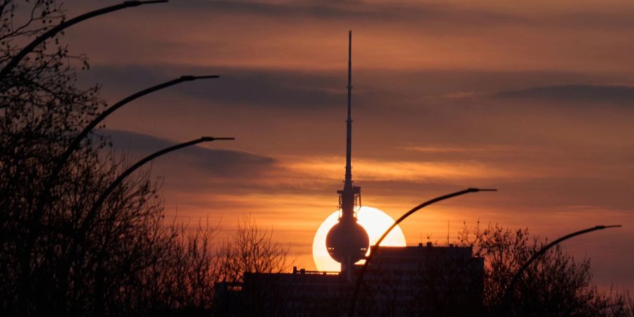 Der März war nach Daten des EU-Klimawandeldiensts Copernicus im Vergleich zu den jeweiligen Vorjahresmonaten wärmer als je zuvor.