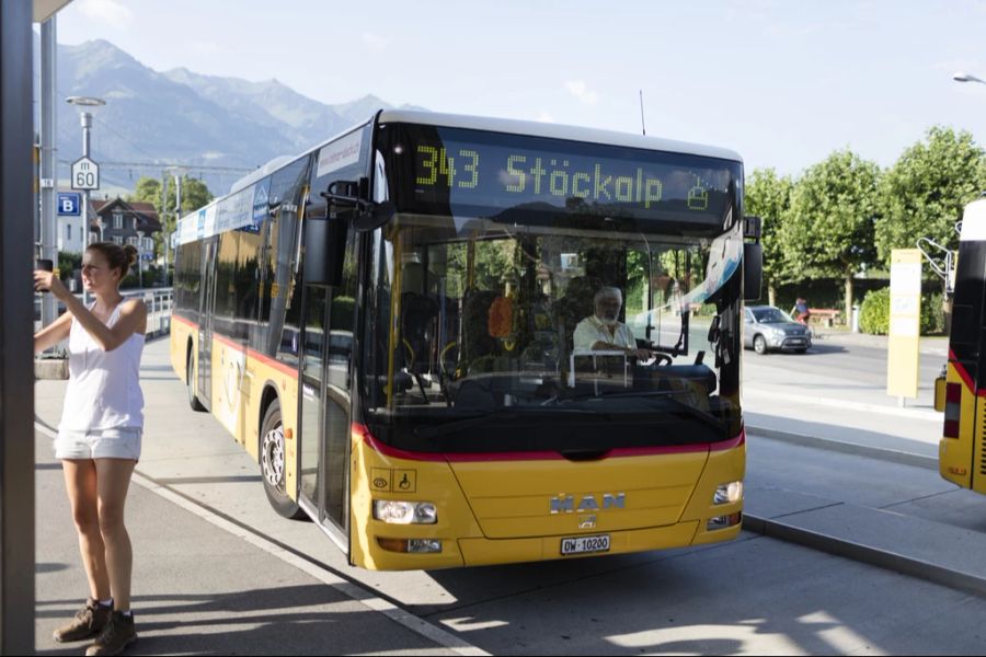 Schade, finden die Chauffeure. Postauto sagt, dass die Begrüssung eigentlich auch ein wenig zur DNA dazu gehöre.