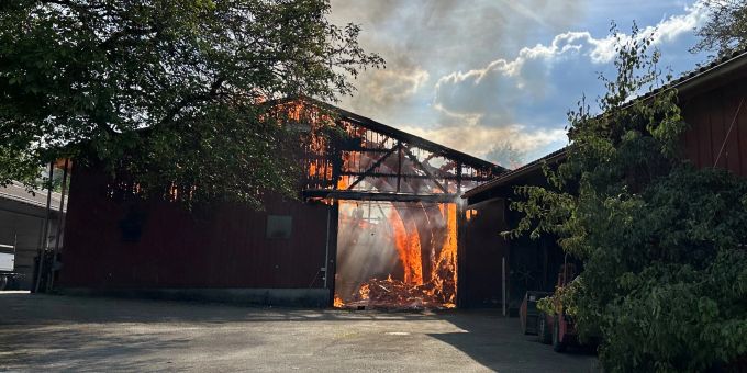 Beim Brand eines Heustocks in St. Gallen ist ein hoher Sachschaden entstanden. Heustock Brand