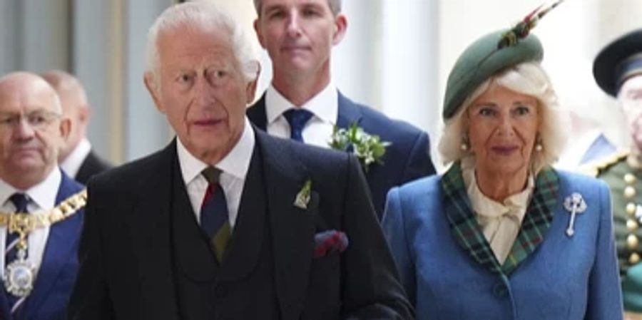 König Charles und Camilla in Schottland.