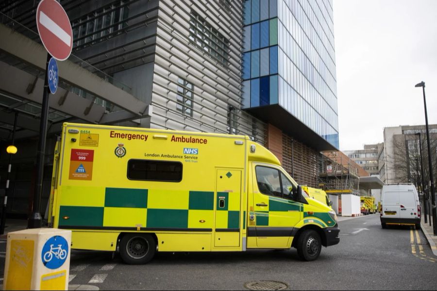 Eine Stiftung des NHS ist mit einem Parkplatz für Krankenwagen auf King Charles' Herzogtum Lancaster eingemietet.