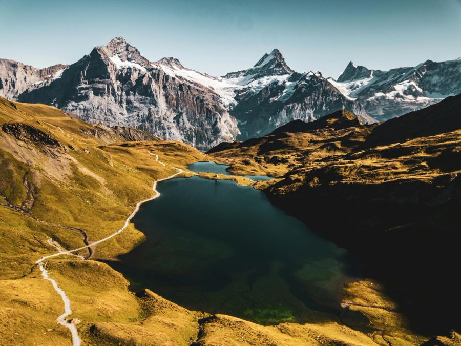 Die Neutralität und der Schutz der Berge machen die Schweiz im Falle von Krieg sicher.