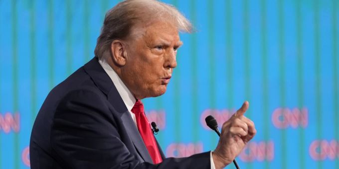 Donald Trump will, dass alle sehen, dass er grösser ist als Kamala Harris. Donald Trump