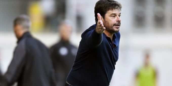 Ciriaco Sforza, Trainer des FC Schaffhausen, gestikuliert an der Seitenlinie. (Archivbild) FC Schaffhausen