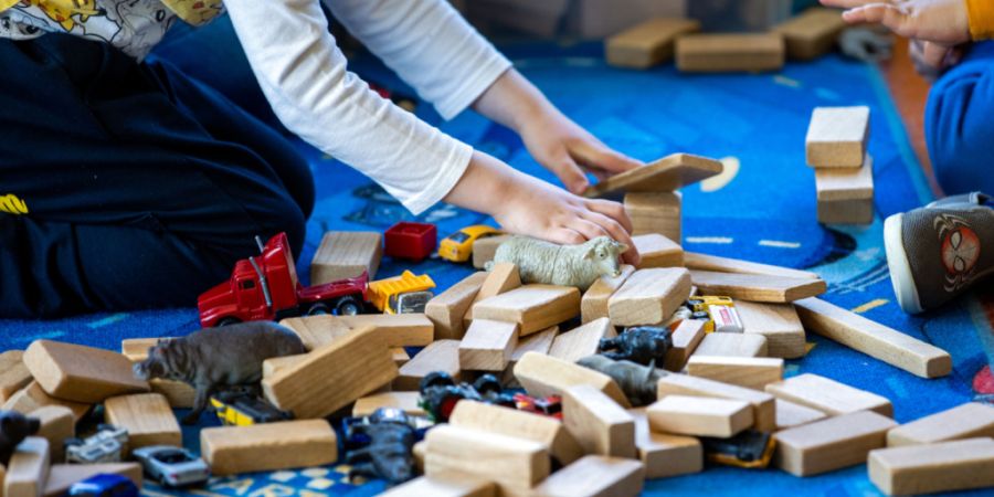 Die sanierten Räume in der Bieler Kita Mett sollen kindergerechter und flexibler nutzbar werden. (Symbolbild)