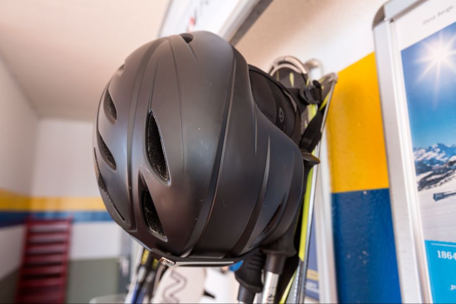 «Der Helm bietet keinen absoluten Schutz», warnt Jean-Yves Fournier, Chefarzt der Neurochirurgie am Kantonsspital Wallis.