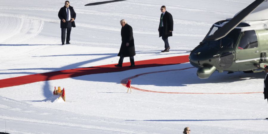 US-Präsident Donald Trump trifft in Davos ein.