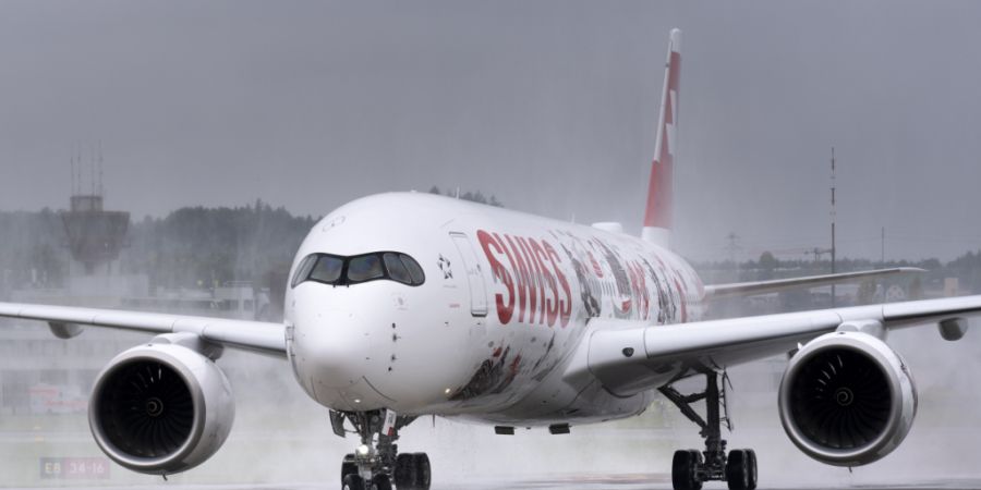 Die Swiss hat über Ostern etwas weniger Flüge durchgeführt und auch weniger Passagiere befördert als im Vorjahr. Auch die Pünktlichkeit nahm leicht ab. (Archivbild)