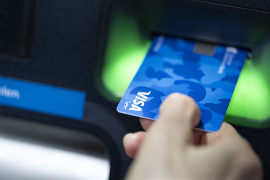 «Da sah ich, dass 1700 Franken von meinem Sparkonto auf mein Girokonto überwiesen wurden», sagt Torinesi.