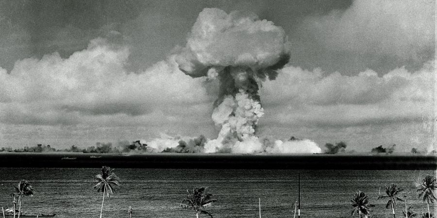 Viele dieser Atommächte bauten ihre Arsenale aus. (Im Bild: Test einer Atombombe auf den Marshallinseln im Juli 1946)