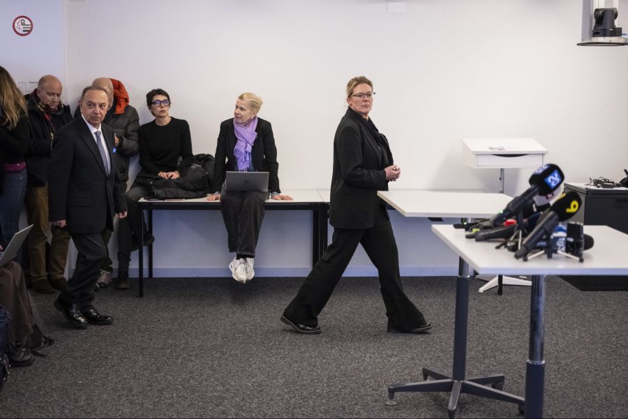 Ein Mail Austausch aus dem Januar setzt die Darstellung unter Druck, es habe keinen Antrag aus Rom gegeben. Das Bundesamt verweist auf Vertraulichkeit.