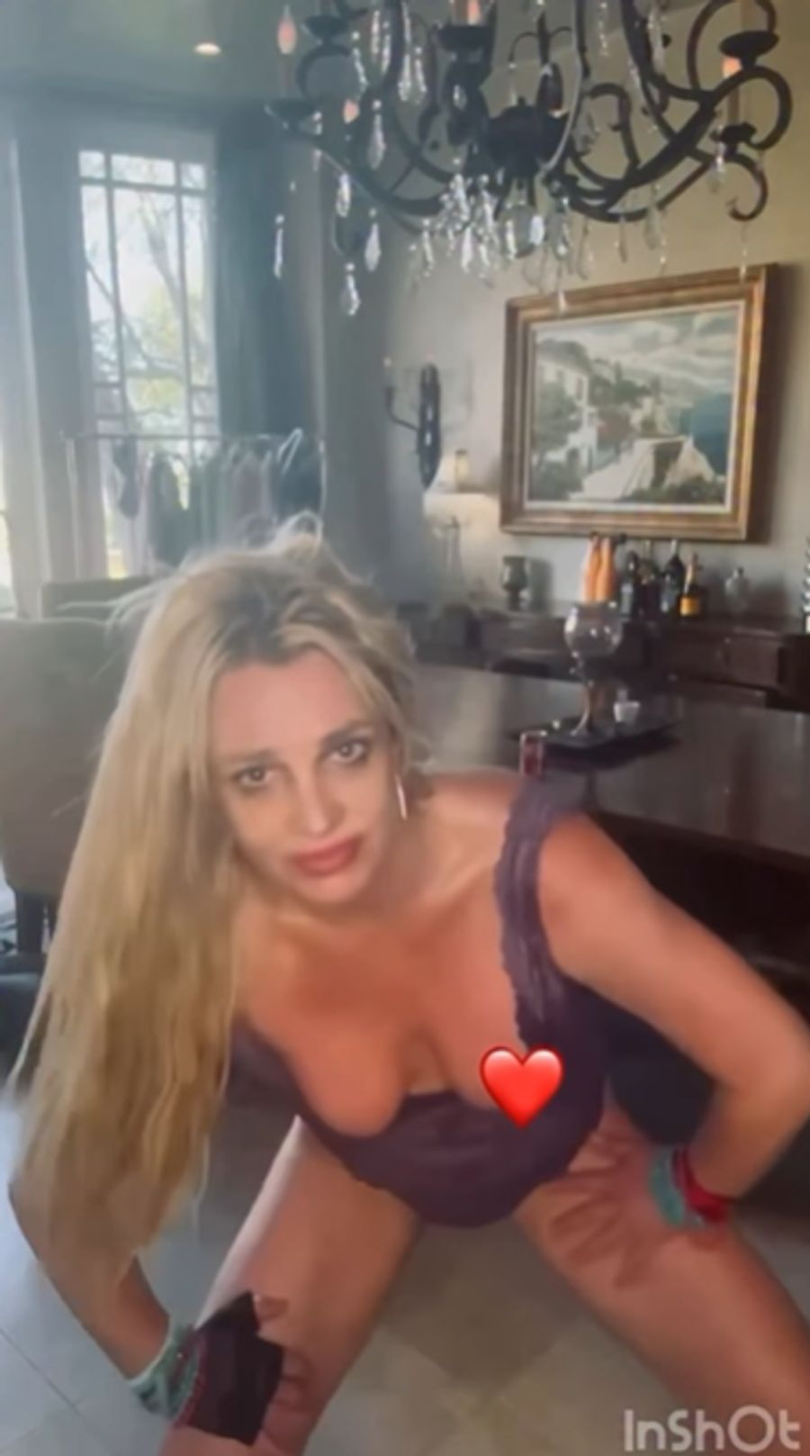 Bei ihrem neusten Clip musste sie nun allerdings ein wenig zensieren.