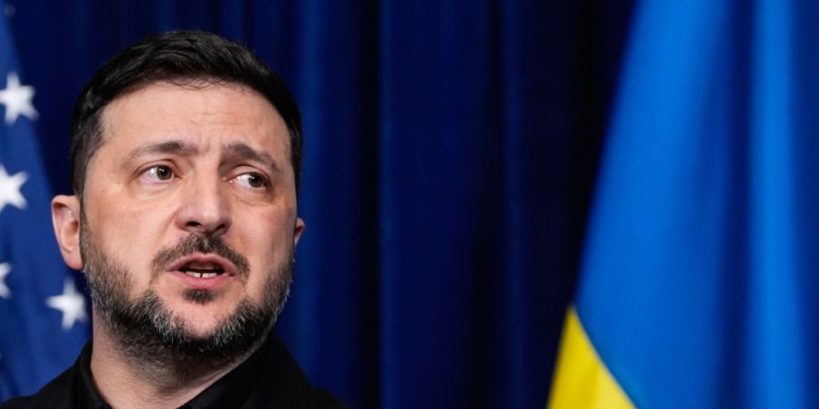 Wolodymyr Selenskyj, Präsident der Ukraine, spricht während einer Pressekonferenz. Foto: Alex Brandon/AP/dpa