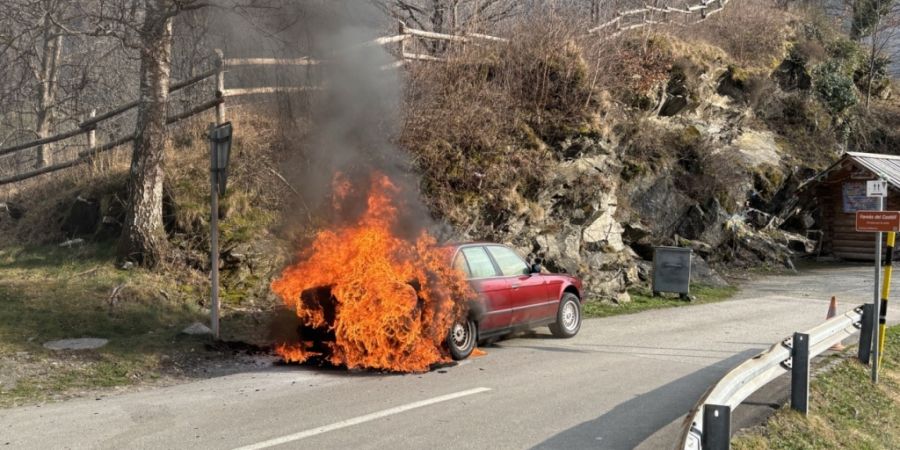 Das Auto des 71-Jährigen wurde vom Brand vollständig zerstört.