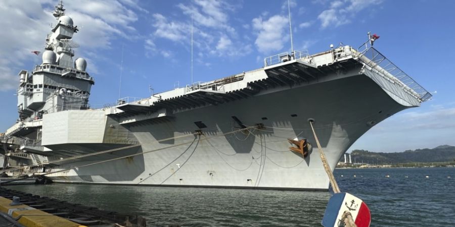 ARCHIV - Der französische Flugzeugträger Charles de Gaulle (Archivbild). Foto: Joeal Calupitan/AP/dpa