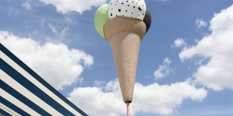 Ein Häftling wollte seine baldige Entlassung mit seinen Mitinsassen feiern. Nun hat er einen schriftlichen Verweis der Gefängnisleitung und 570 Franken Gerichtskosten. (Symbolbild)