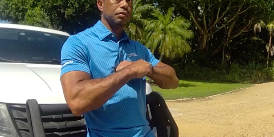 Die vorübergehende Festnahme von Golf-Ikone Tiger Woods kann nun jeder sehen. Die Aufnahmen der Bodycam sind veröffentlicht.