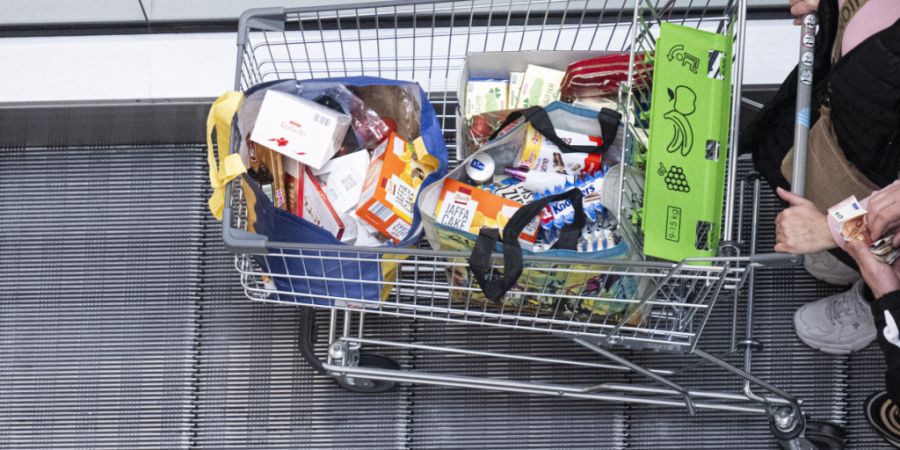 In Deutschland spüren die Menschen beim täglichen Einkauf, dass die Preise für Nahrungsmittel insgesamt deutlich höher sind als vor einigen Jahren. (Archivbild)